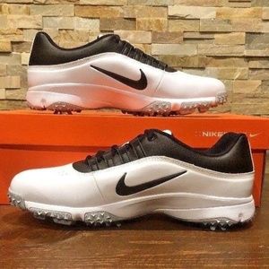 NIKE Air Zoom Rival 5
